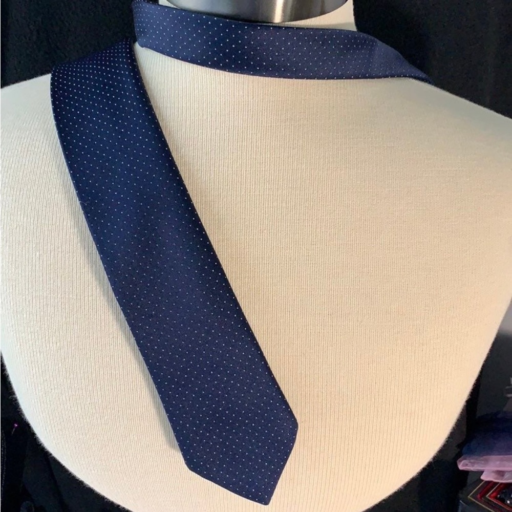 Vintage blue polka dot tie